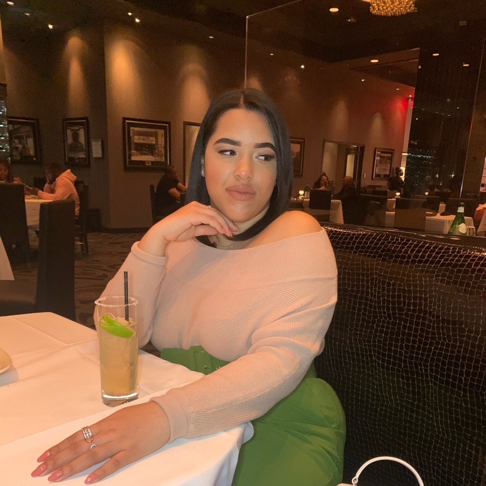 Meet your Posher, Deina